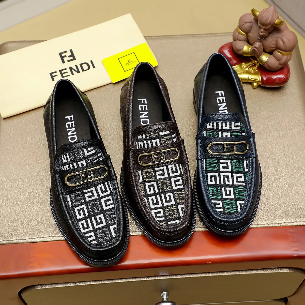 Men's shoes💰460 🕷🕷【FENDI】The latest men's formal leather shoes🇨🇳Classic series not to be missed💯The first layer is made of imported first-layer cowhide☘Original quality, the leather is smooth and delicate🎋The version is awesome, the perfect streamlined outline🍇🐮Leather lining, color, size 38-45...